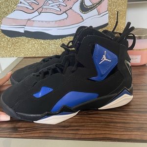 Jordan true flight shoes